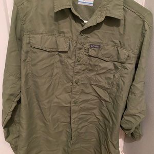 Columbia Mens button down long sleeve